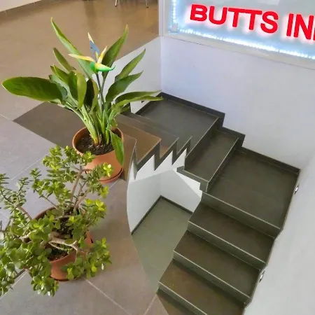 Perseus Triplex Butts Inns Hostel