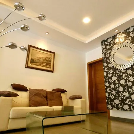 Perseus Triplex Butts Inns Hostel *